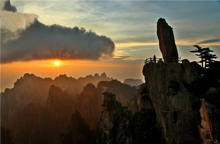 Flying-over-Rock-Huangshan